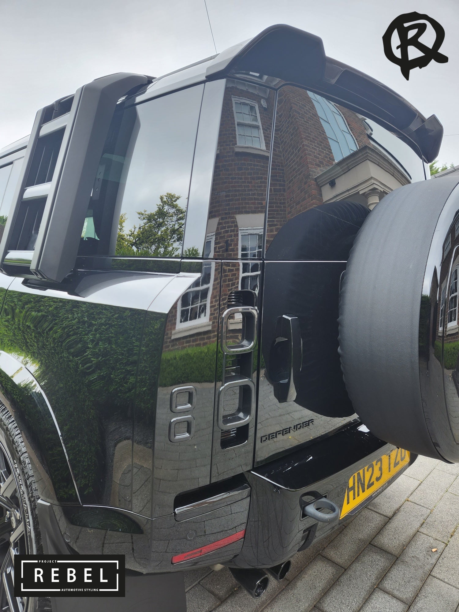 Defender L663 - Black Deployable Side Mounted ladder – Project Rebel